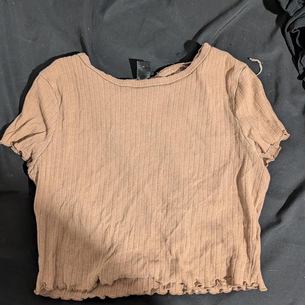 SHEIN Ribbed Lettuce-Edge Short Sleeve Crop Top - Brown